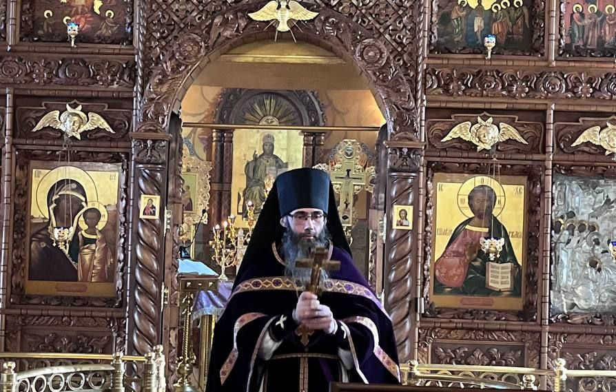 Сегодня Божественную Литургию в нашей Обители возглавил настоятель Свято-Введенского Кизического мужского монастыря, благочинный монастырей Казанской епархии Игумен Пимен